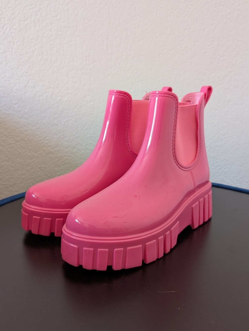 Lug Sole Chelsea Rainboots - Bubblegum Pink - Picture 2 of 8